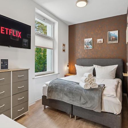 Vorstadtoase Fuer 3 - Queensize-Bett, Schlafcouch, Parkplatz & Netflix - Naehe Ber Eichwalde Bagian luar foto