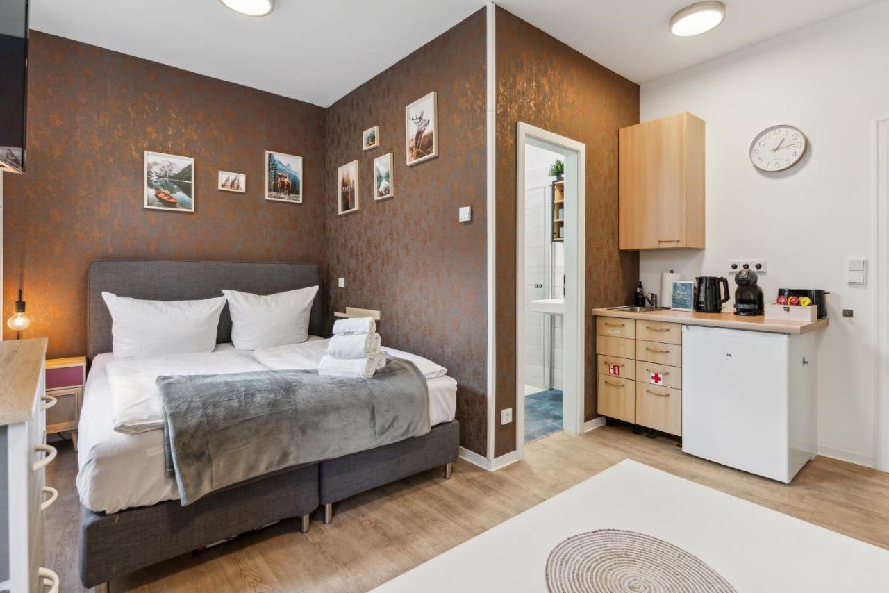 Vorstadtoase Fuer 3 - Queensize-Bett, Schlafcouch, Parkplatz & Netflix - Naehe Ber Eichwalde Bagian luar foto