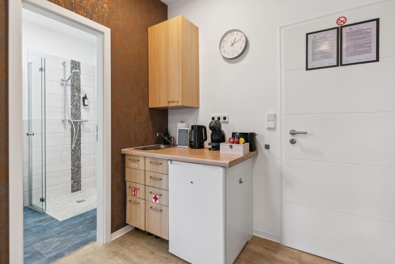 Vorstadtoase Fuer 3 - Queensize-Bett, Schlafcouch, Parkplatz & Netflix - Naehe Ber Eichwalde Bagian luar foto